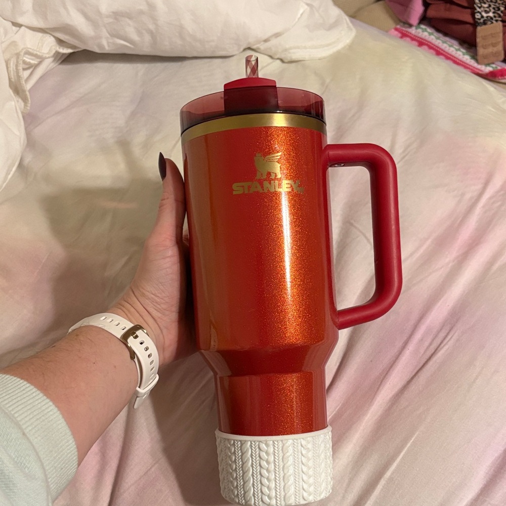 LIMITED EDITION Scarlet Tinsel Stanley 40oz